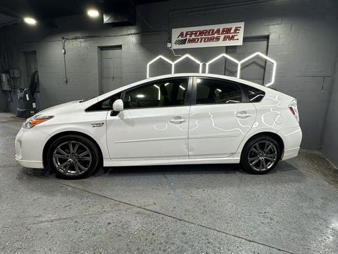 Used 2013 Toyota Prius Two FWD image 2
