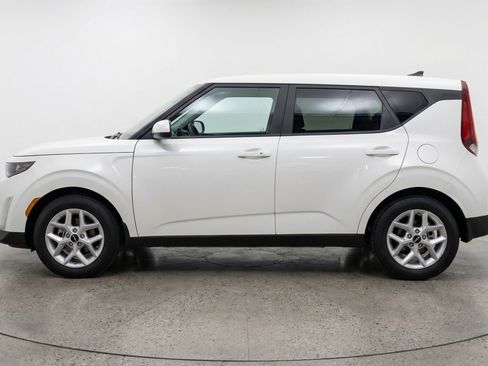 Used 2025 Kia Soul LX w/ LX Technology Package image 5