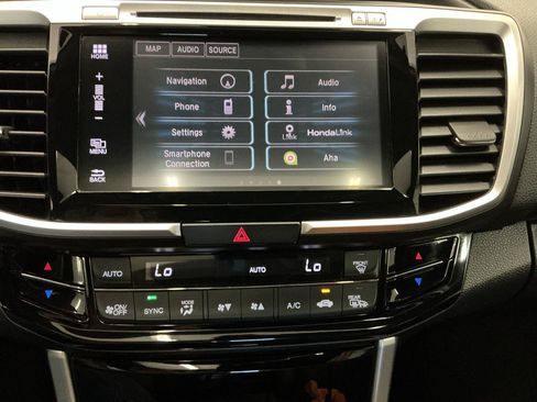 Used 2016 Honda Accord Touring image 22