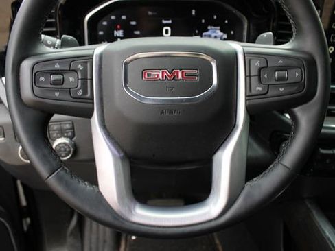 Used 2025 GMC Sierra 1500 SLT image 11