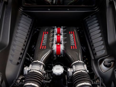 Used 2015 Ferrari 458 Speciale Coupe RWD image 31