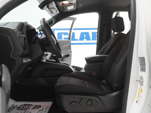 Used 2023 Chevrolet Colorado Trail Boss w/ LPO, Dark Essentials Package AWD/4WD image 13