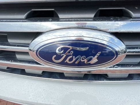 Used 2020 Ford Expedition XLT w/ Equipment Group 202A RWD image 4