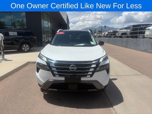 Used 2025 Nissan Rogue SL AWD/4WD image 2