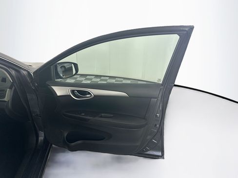 Used 2014 Nissan Sentra SV FWD image 28