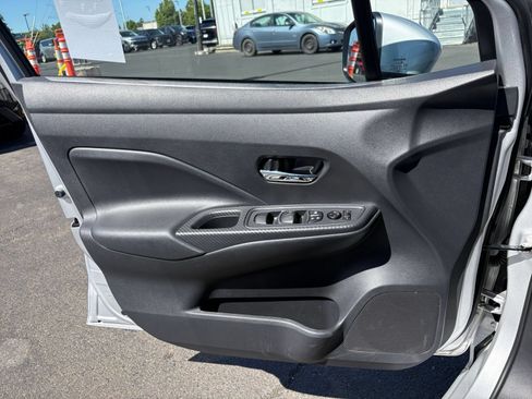 Used 2025 Nissan Versa SV FWD image 15
