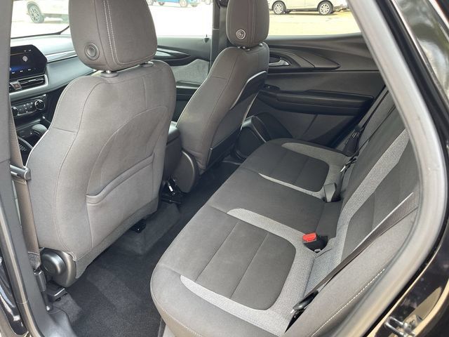 Used 2025 Chevrolet TrailBlazer LT FWD image 13
