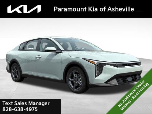 New 2026 Kia K4 LXS image 1