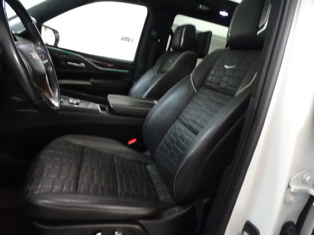 Used 2023 Cadillac Escalade Sport Platinum AWD/4WD image 2