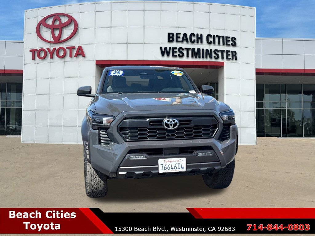 Used 2025 Toyota Tacoma TRD Off-Road AWD/4WD image 3