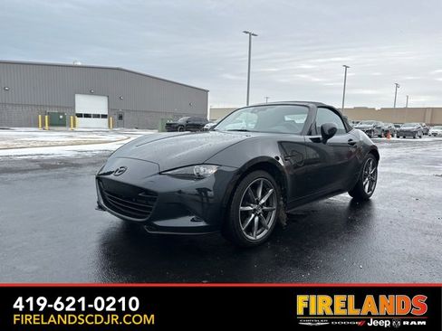 Used 2022 MAZDA MX-5 Miata Grand Touring w/ Weather Package image 13