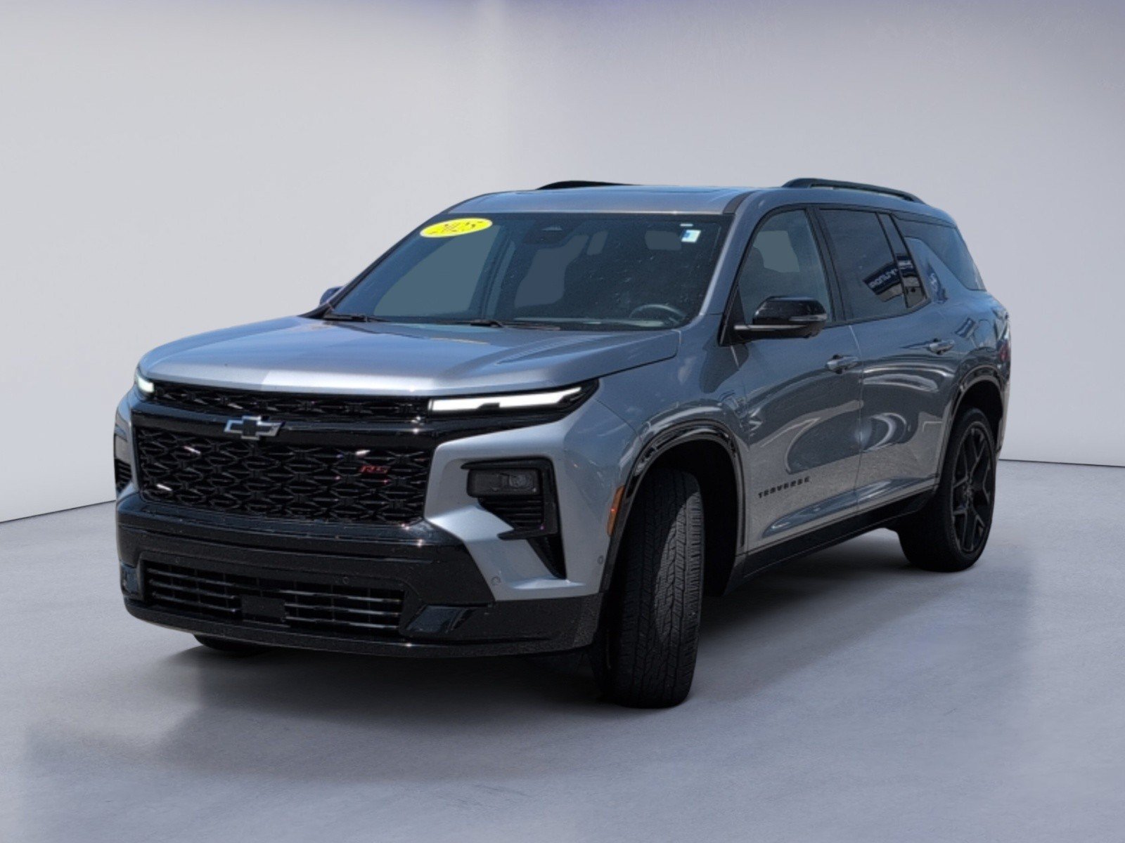 Used 2025 Chevrolet Traverse RS w/ LPO, Floor Liner Package FWD image 11