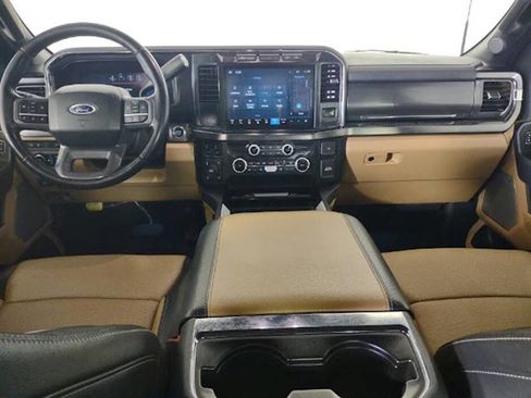 Used 2023 Ford F250 Lariat w/ Chrome Package image 11