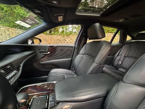 Certified 2020 Lexus LS 500 AWD w/ Interior Upgrade Package image 25
