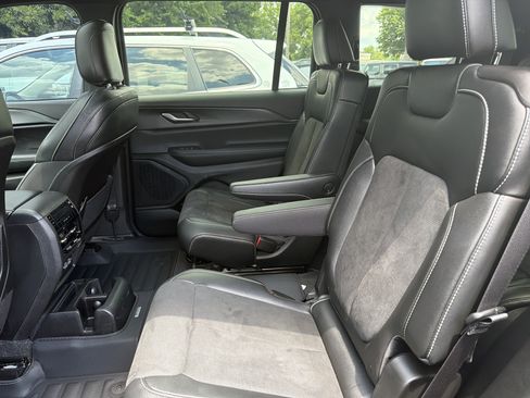 Certified 2023 Jeep Grand Cherokee L Laredo AWD/4WD image 12