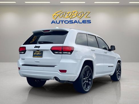 Used 2018 Jeep Grand Cherokee Altitude image 4