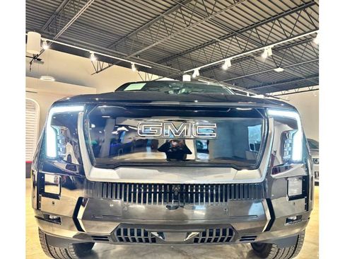 Used 2025 GMC Sierra EV Denali image 3
