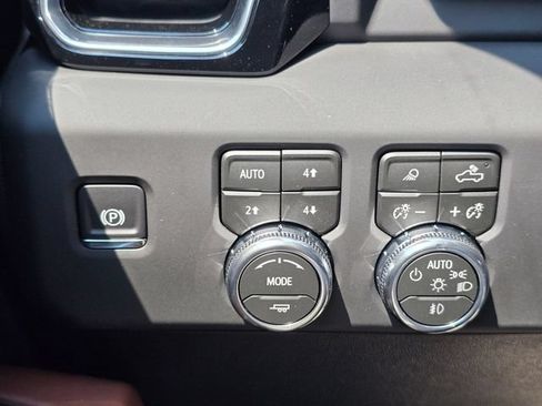 New 2026 GMC Sierra 2500 Denali Ultimate AWD/4WD image 36