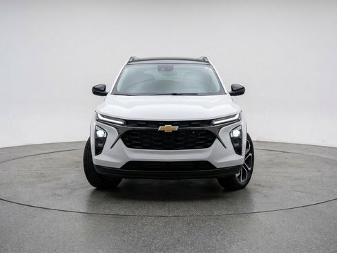Used 2025 Chevrolet TrailBlazer LT FWD image 2