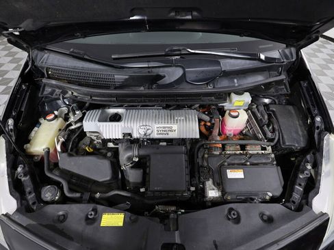 Used 2014 Toyota Prius V Two image 37