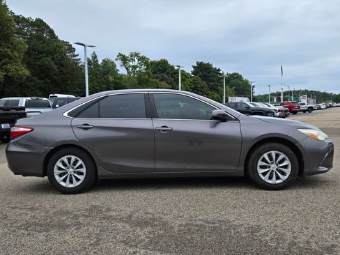 Used 2015 Toyota Camry LE FWD image 7
