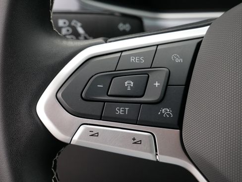 Certified 2025 Volkswagen Taos SEL image 26