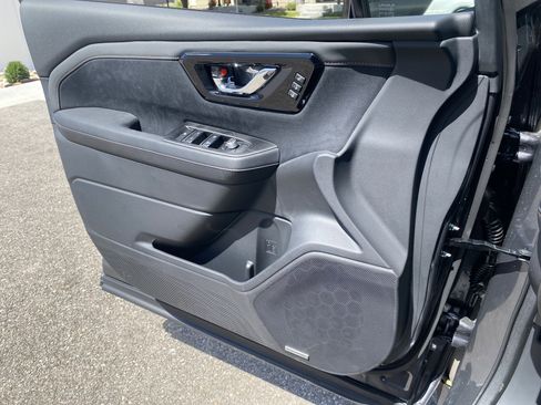 New 2026 Subaru Crosstrek 2.5i AWD/4WD image 17
