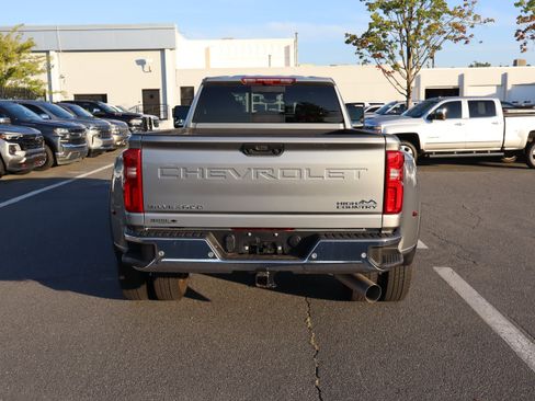 Used 2025 Chevrolet Silverado 3500 High Country w/ Technology Package AWD/4WD image 10