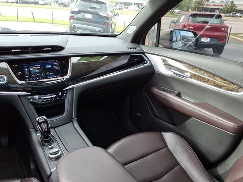Used 2022 Cadillac XT6 Premium Luxury AWD/4WD image 14