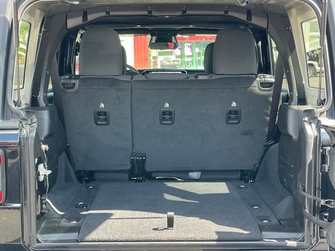 Used 2026 Jeep Wrangler Unlimited Rubicon AWD/4WD image 33