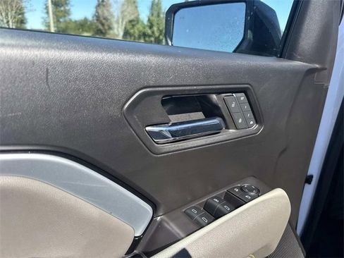 Used 2024 Chevrolet Colorado ZR2 w/ ZR2 Convenience Package III image 18