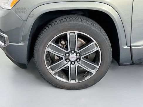 Used 2018 GMC Acadia Denali w/ Technology Package FWD image 11