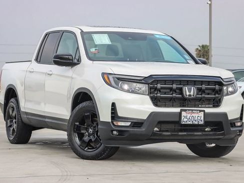 Used 2025 Honda Ridgeline Black Edition image 2
