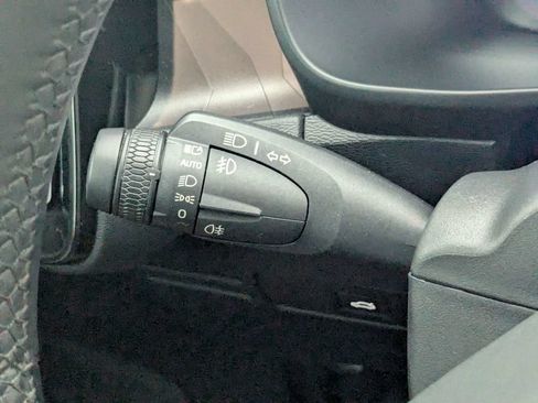 Used 2024 Volvo C40 Recharge Core AWD/4WD image 36