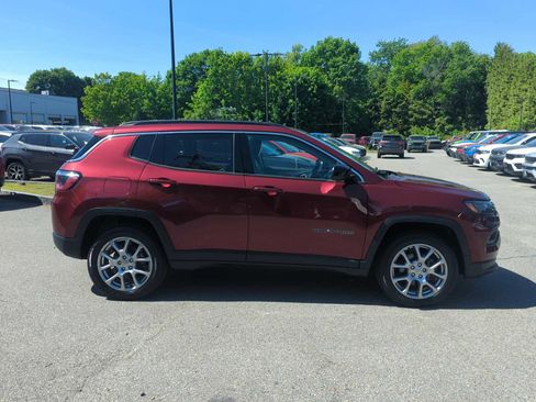 Used 2022 Jeep Compass Latitude AWD/4WD image 7