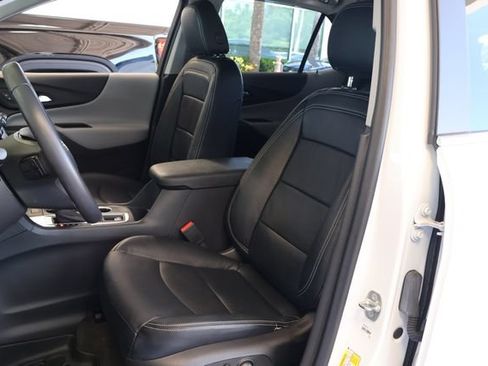 Used 2022 Chevrolet Equinox LT FWD image 16