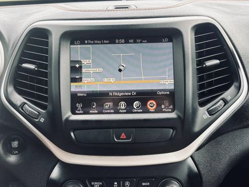 Used 2017 Jeep Cherokee Limited w/ Trailer Tow Group AWD/4WD image 28