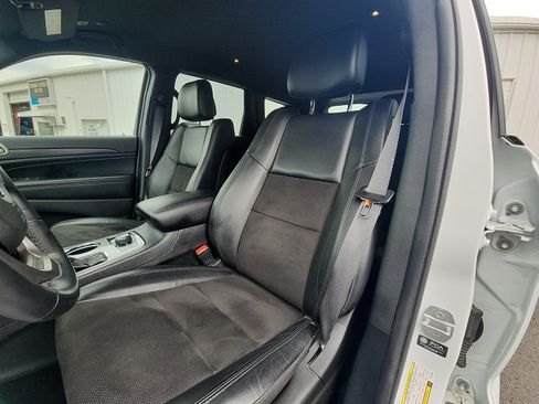 Used 2022 Jeep Grand Cherokee Laredo X AWD/4WD image 21