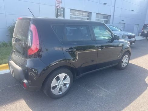 Used 2016 Kia Soul ! w/ Premium Package FWD image 5