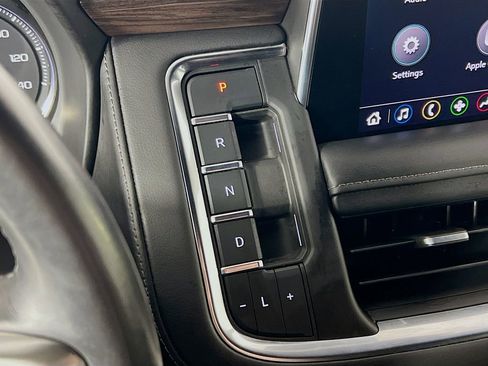 Used 2021 Chevrolet Tahoe LT image 16