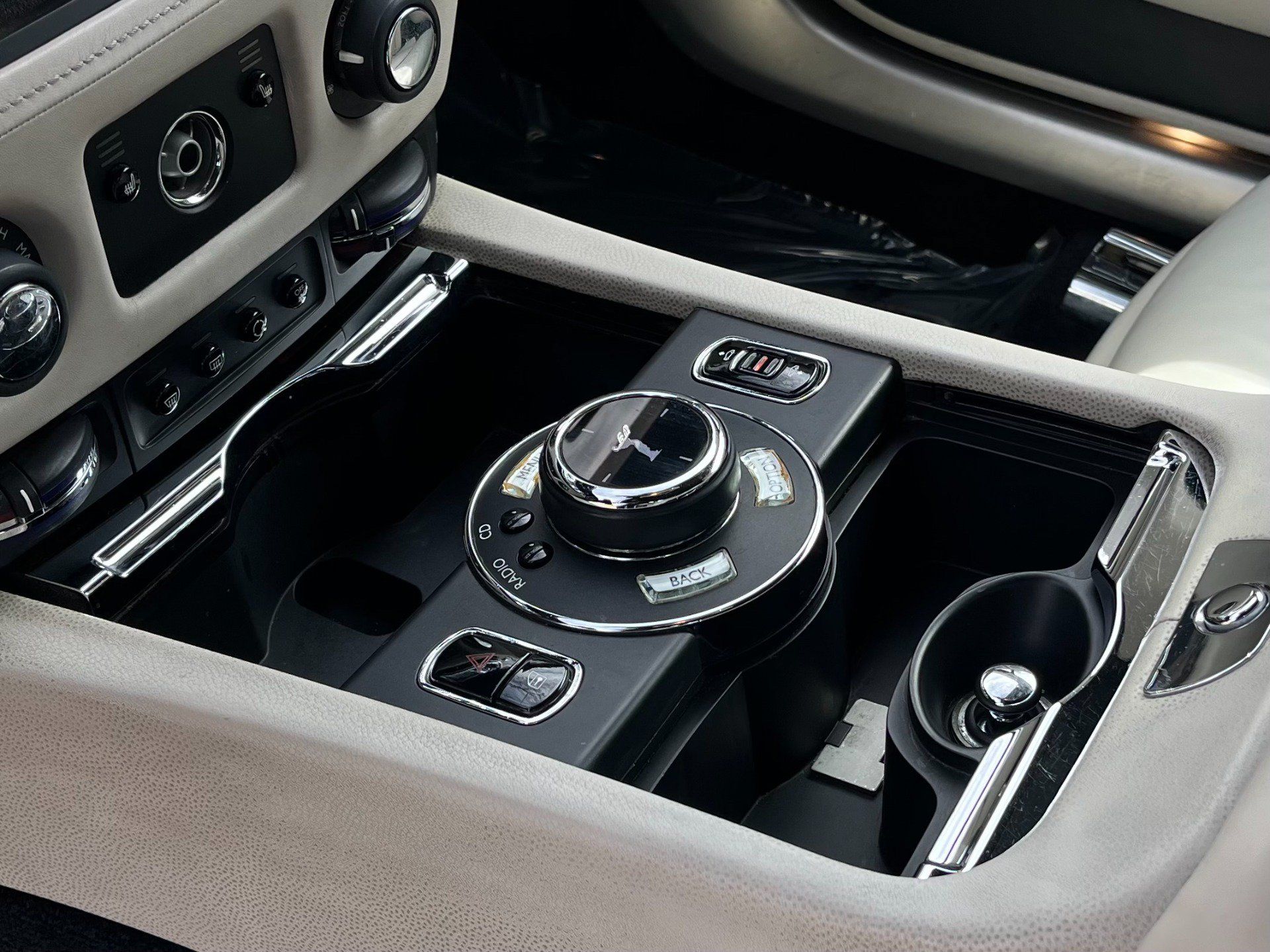Used 2016 Rolls-Royce Wraith RWD image 54