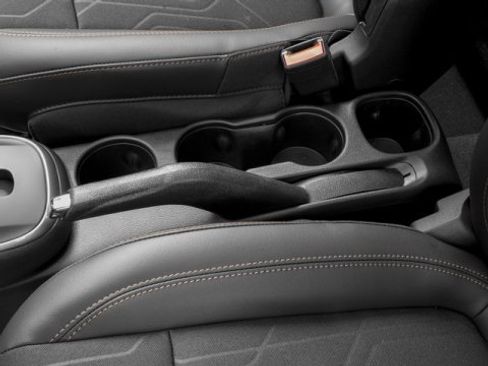 Used 2017 Chevrolet Trax LT w/ LT Convenience Package image 18