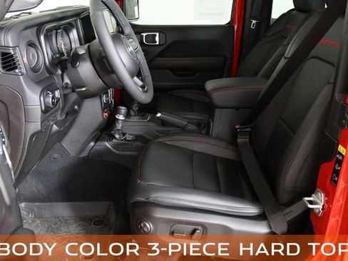 Used 2025 Jeep Wrangler Rubicon AWD/4WD image 18