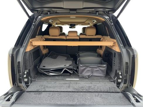 New 2026 Land Rover Range Rover Long Wheelbase SE AWD/4WD image 21