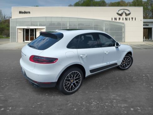 Used 2018 Porsche Macan AWD/4WD image 4