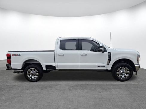 Used 2024 Ford F250 Lariat w/ Chrome Package image 3