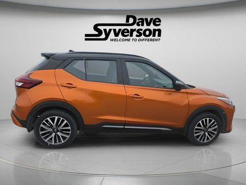 Used 2024 Nissan Kicks SR w/ SR Premium Package image 4