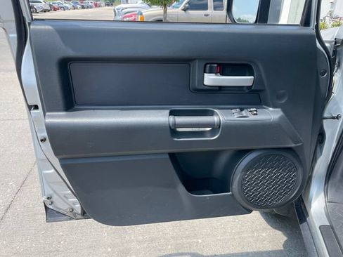 Used 2008 Toyota FJ Cruiser 4WD image 11