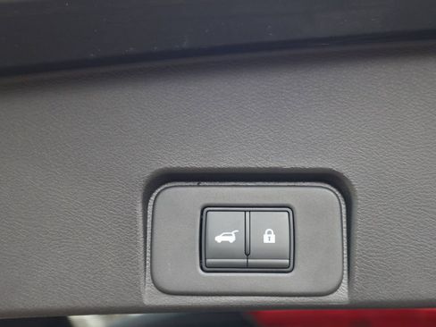 Certified 2025 Nissan Rogue SV AWD/4WD image 30