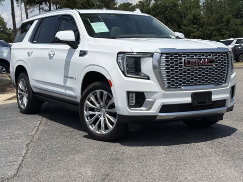 Used 2024 GMC Yukon Denali w/ Advanced Technology Package AWD/4WD image 2